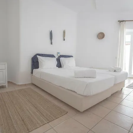 Phoebe Калафатис