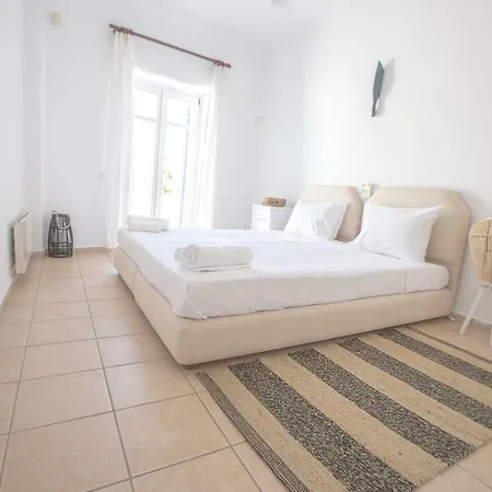 Phoebe Вилла Калафатис