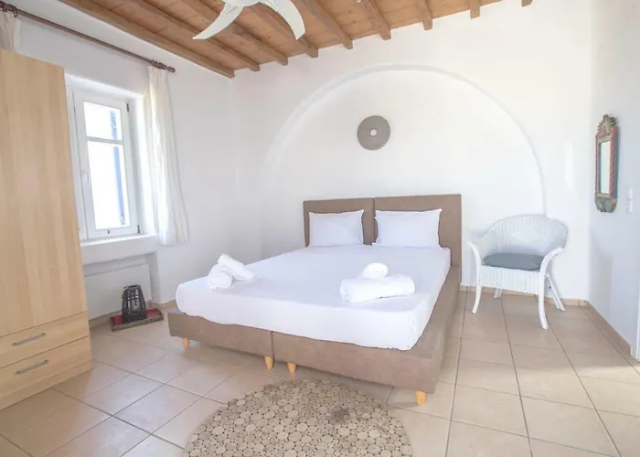 Vila Phoebe Kalafatis